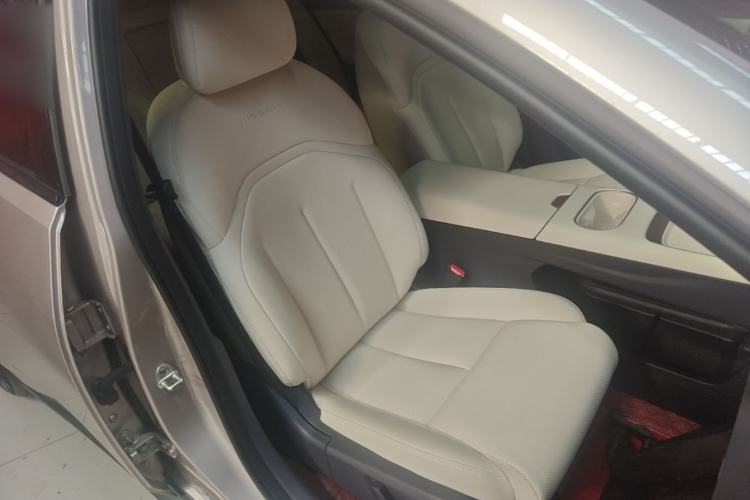 Used Nissan N6 2026 Model 180 Max+ Right Front Seat