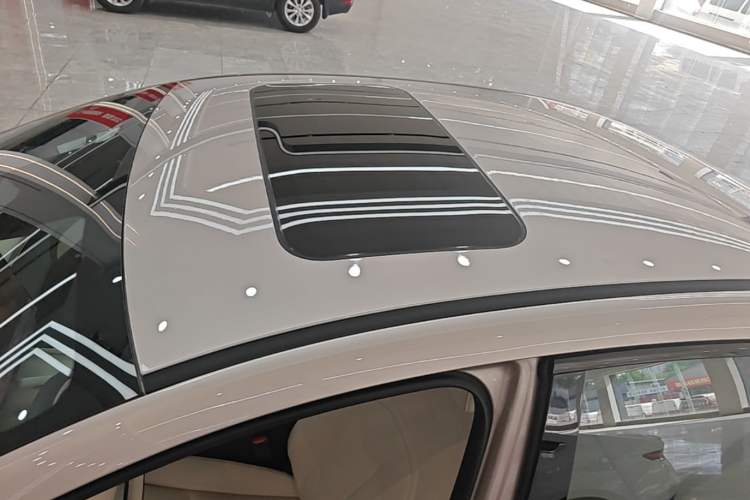 Used Nissan N6 2026 Model 180 Max Roof