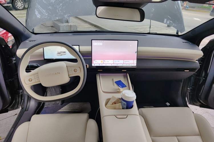 Used Nissan N6 2026 Model 180 Pro Center Console