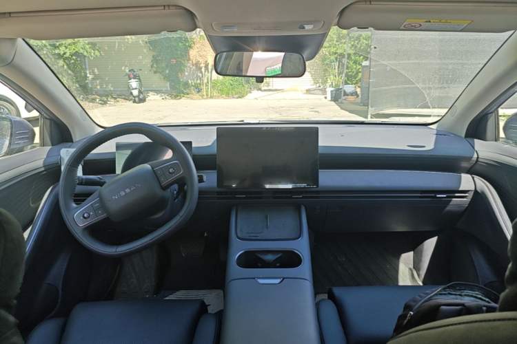 Used Nissan N6 2026 Model 180 Max Center Console