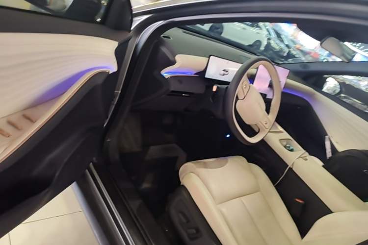 Used Nissan N6 2026 Model 180 Pro Driver Seat