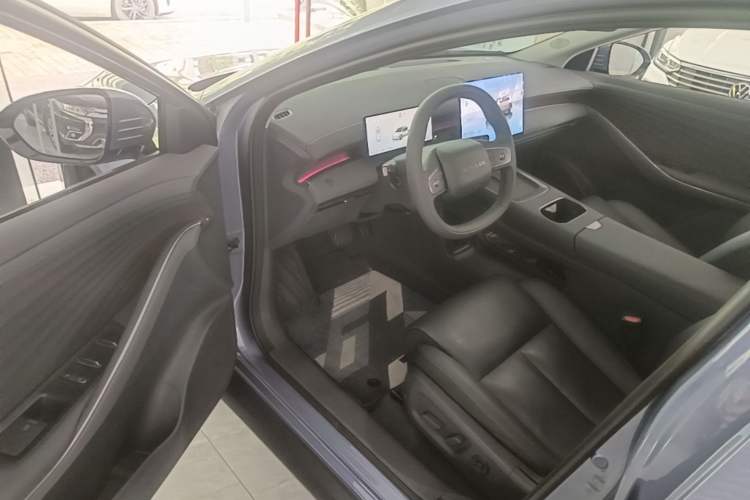 Used Nissan N6 2026 Model 180 Max Driver Seat