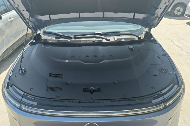 Used Nissan N6 2026 Model 180 Max Engine Bay