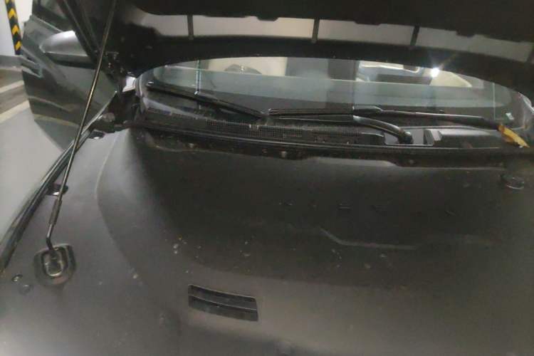 Used Nissan N6 2026 Model 180 Max Engine Bay Right