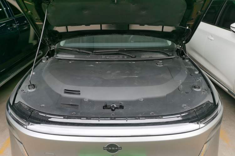 Used Nissan N6 2026 Model 180 Max Engine Bay