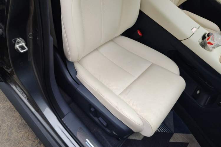 Used Nissan N6 2026 Model 180 Max Right Front Seat
