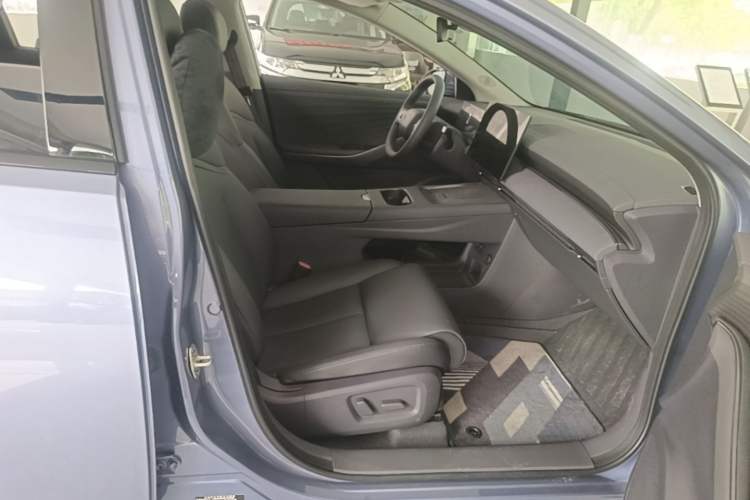Used Nissan N6 2026 Model 180 Max Right Front Seat