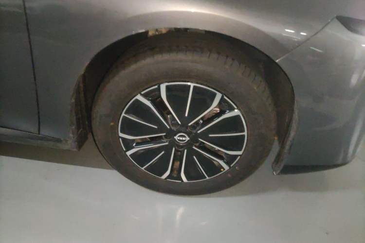 Used Nissan N6 2026 Model 180 Max Right Front Wheel Hub