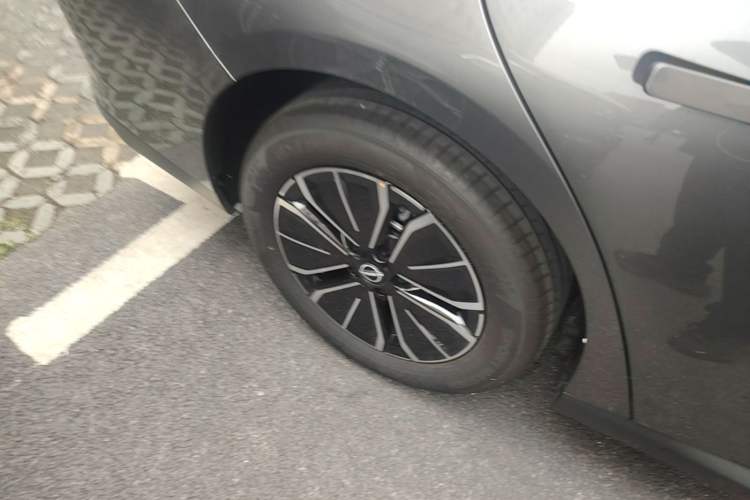 Used Nissan N6 2026 Model 180 Max Right Rear Wheel Hub