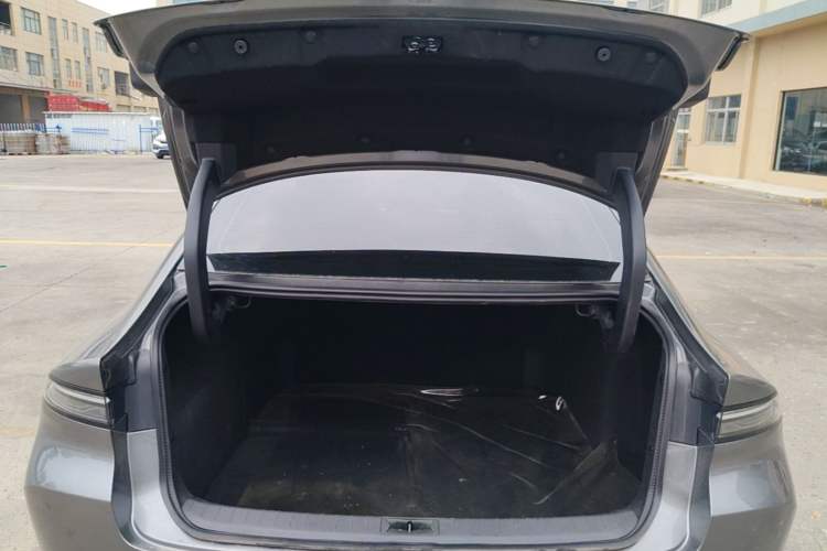 Used Nissan N6 2026 Model 180 Max Trunk