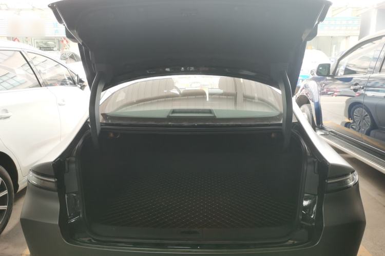 Used Nissan N6 2026 Model 180 Max Trunk