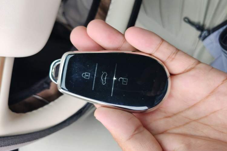 Used Nissan N6 2026 Model 180 Max Vehicle Key
