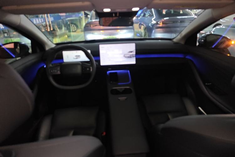Used Nissan N6 2026 Model 180 Max Center Console