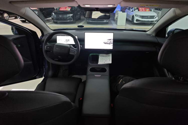 Used Nissan N6 2026 Model 180 Max Center Console