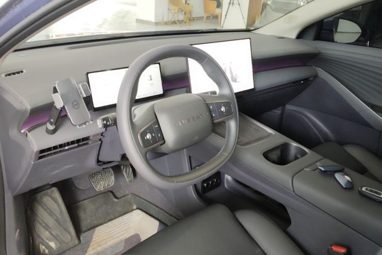 Used Nissan N6 2026 Model 180 Max Center Console