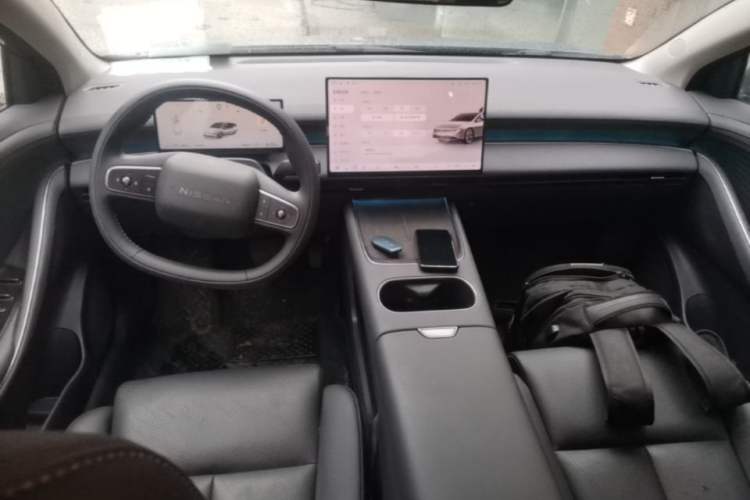 Used Nissan N6 2026 Model 180 Max Center Console