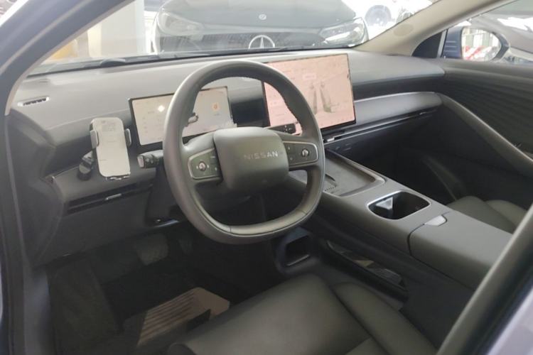 Used Nissan N6 2026 Model 180 Max Center Console