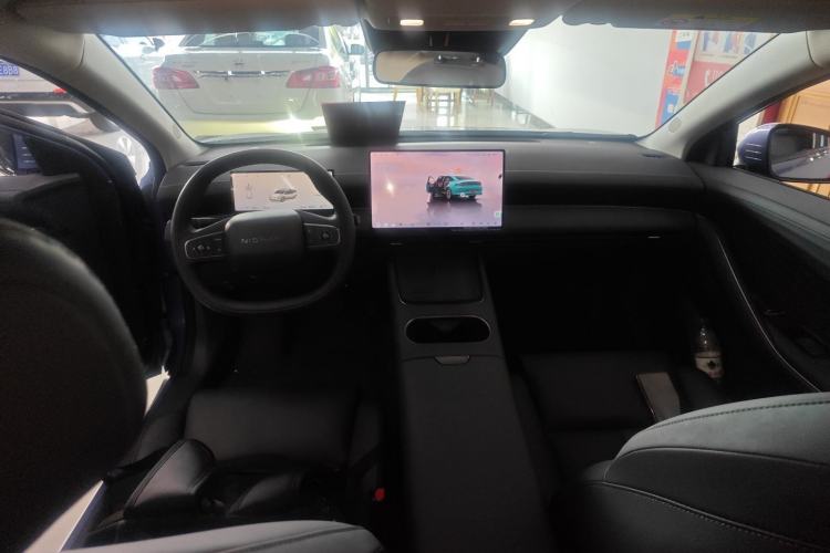 Used Nissan N6 2026 Model 180 Max Center Console