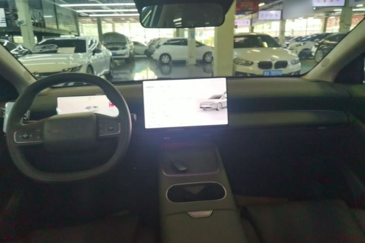 Used Nissan N6 2026 Model 180 Max Center Console