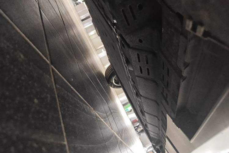 Used Nissan N6 2026 Model 180 Max Chassis Front Left