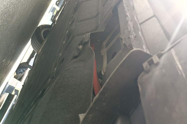 Used Nissan N6 2026 Model 180 Max Chassis Rear Left