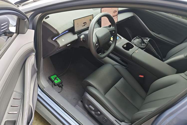 Used Nissan N6 2026 Model 180 Max Driver Seat