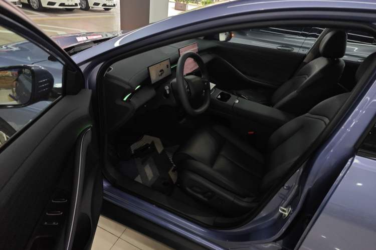 Used Nissan N6 2026 Model 180 Max Driver Seat