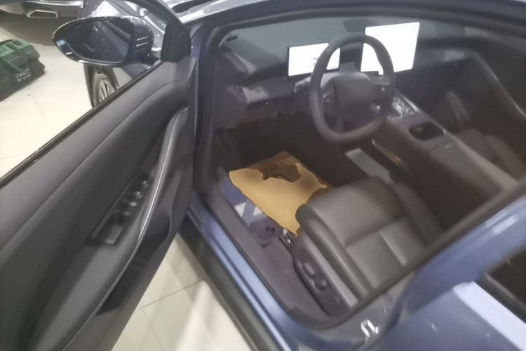Used Nissan N6 2026 Model 180 Max Driver Seat
