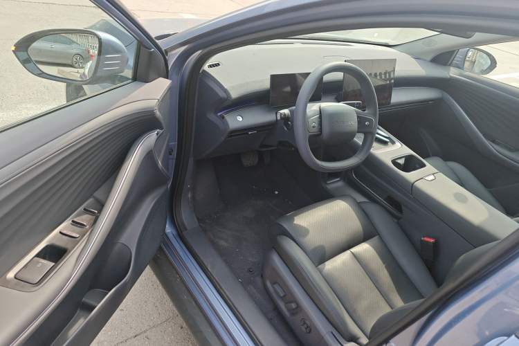 Used Nissan N6 2026 Model 180 Max Driver Seat