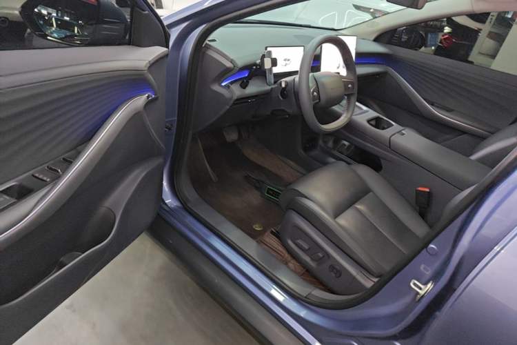 Used Nissan N6 2026 Model 180 Max Driver Seat