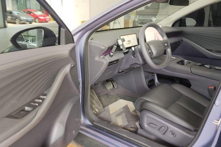Used Nissan N6 2026 Model 180 Max Driver Seat