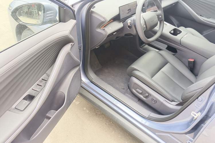 Used Nissan N6 2026 Model 180 Max Driver Seat