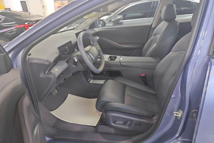 Used Nissan N6 2026 Model 180 Max Driver Seat