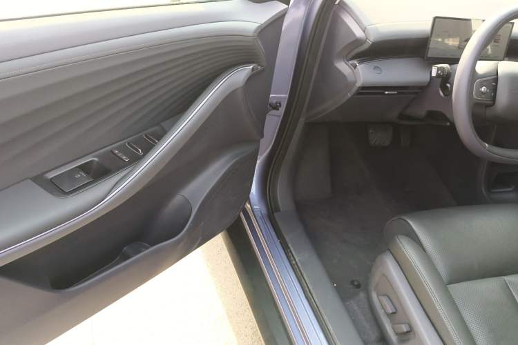 Used Nissan N6 2026 Model 180 Max Driver Seat