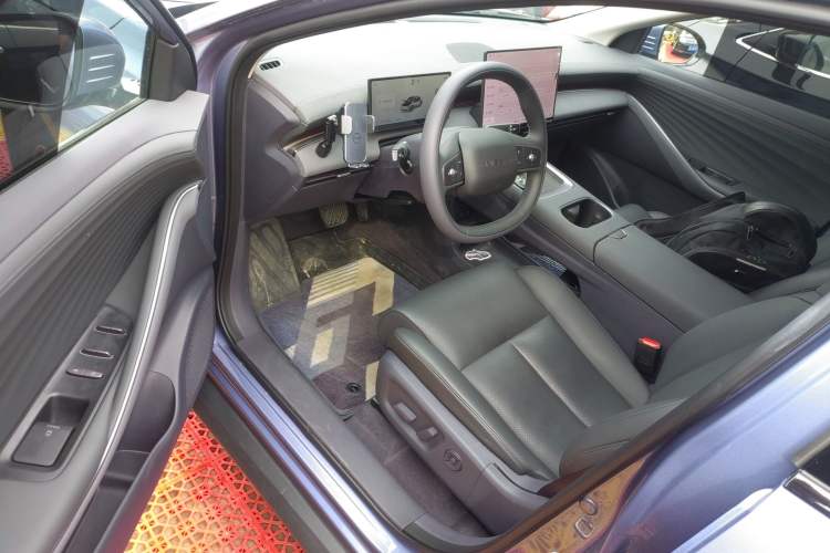 Used Nissan N6 2026 Model 180 Max Driver Seat