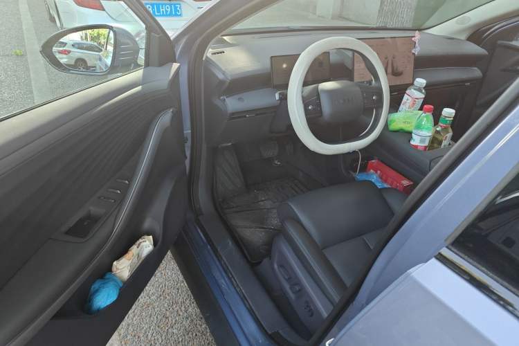 Used Nissan N6 2026 Model 180 Max Driver Seat
