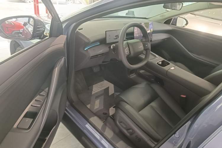Used Nissan N6 2026 Model 180 Max Driver Seat
