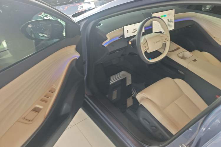 Used Nissan N6 2026 Model 180 Max+ Driver Seat