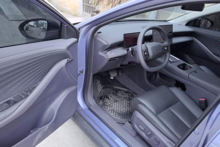 Used Nissan N6 2026 Model 180 Max Driver Seat