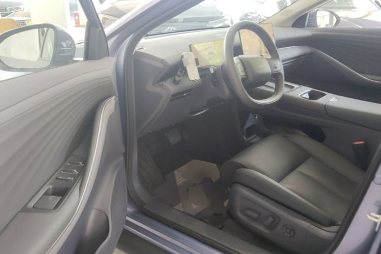 Used Nissan N6 2026 Model 180 Max Driver Seat