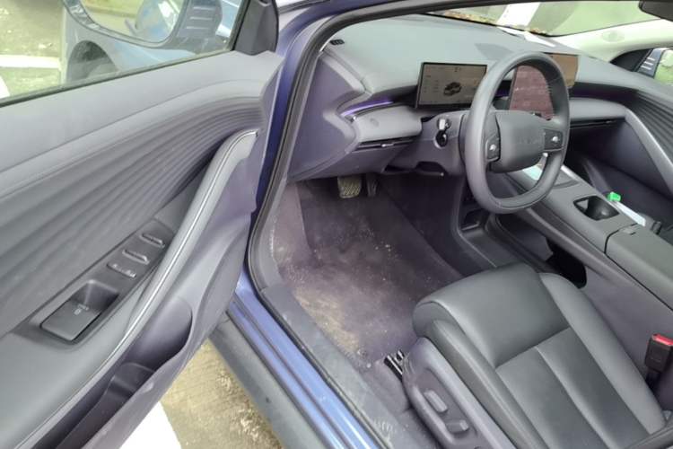Used Nissan N6 2026 Model 180 Max Driver Seat