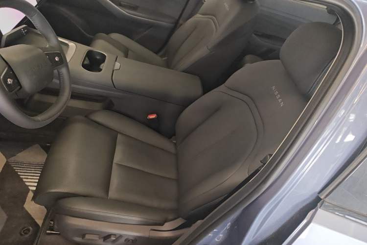 Used Nissan N6 2026 Model 180 Max Driver Seat