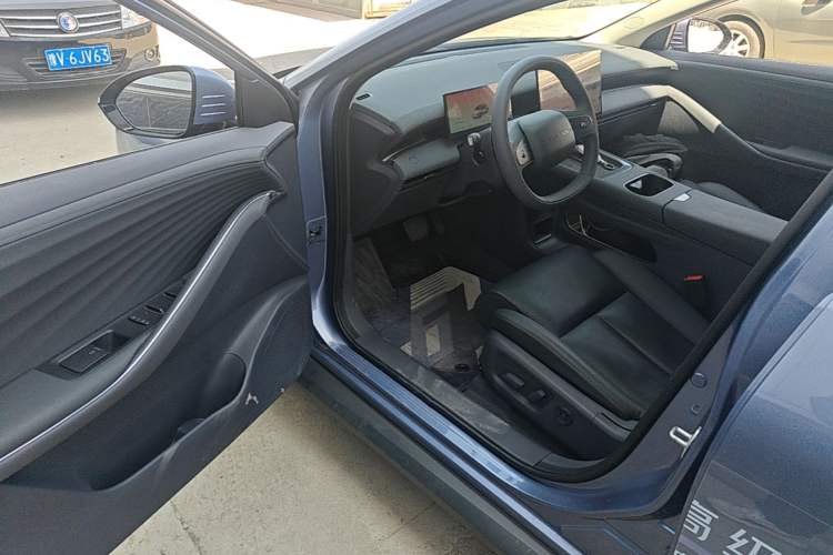 Used Nissan N6 2026 Model 180 Max Driver Seat