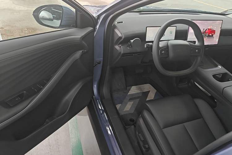 Used Nissan N6 2026 Model 180 Max Driver Seat