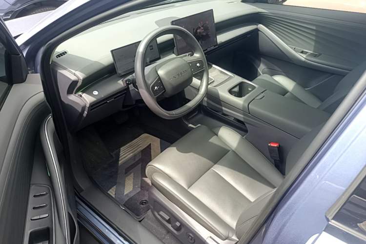 Used Nissan N6 2026 Model 180 Max Driver Seat
