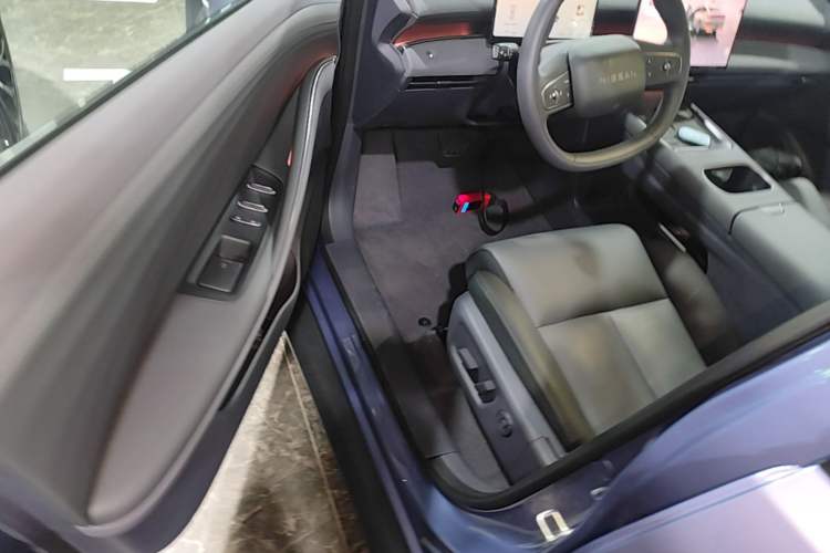 Used Nissan N6 2026 Model 180 Max Driver Seat