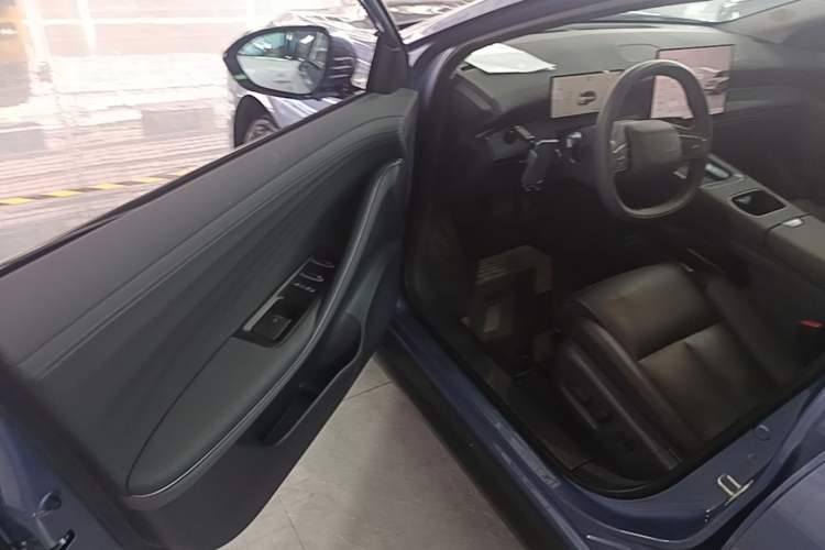 Used Nissan N6 2026 Model 180 Max Driver Seat