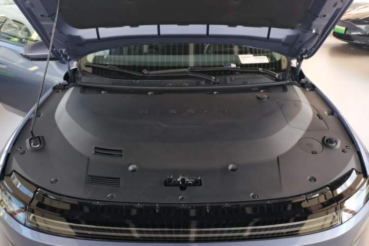 Used Nissan N6 2026 Model 180 Max Engine Bay
