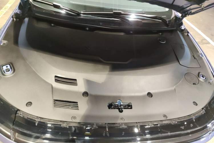 Used Nissan N6 2026 Model 180 Max Engine Bay