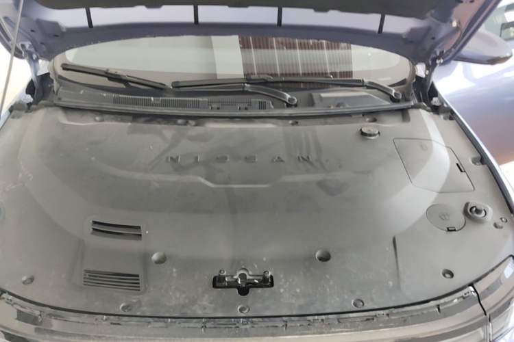 Used Nissan N6 2026 Model 180 Max Engine Bay